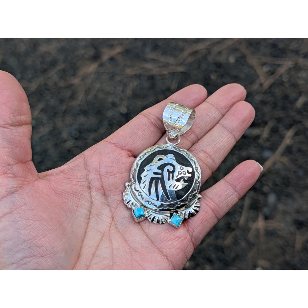 Handmade‎ Navajo Turquoise Accents Heartline Bear Medallion Pendant ** Jewelry